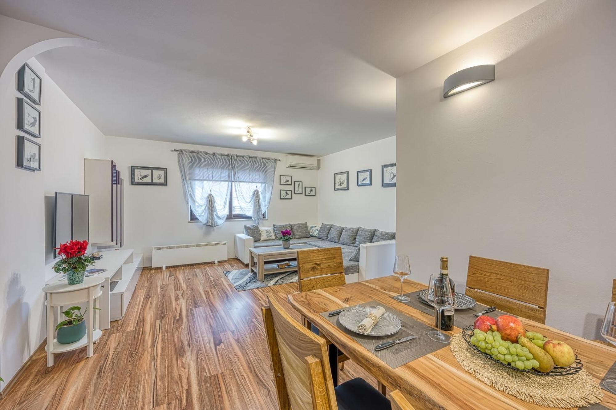 רוביני Apartments Suki מראה חיצוני תמונה