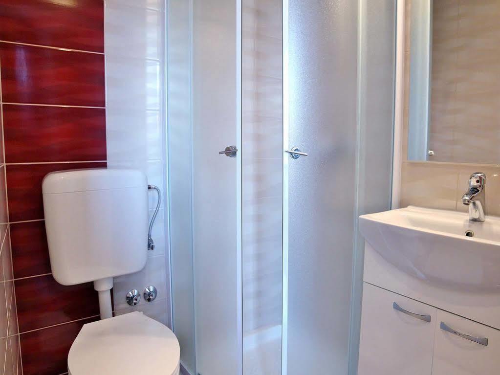 רוביני Apartments Suki מראה חיצוני תמונה